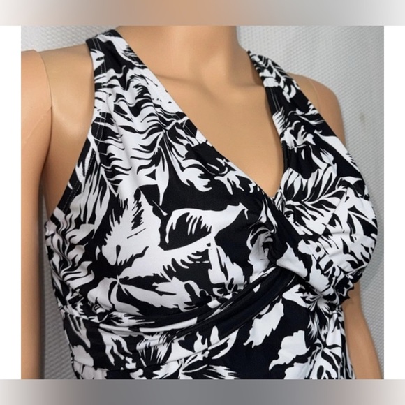 Kathy Ireland Tankini Swim Top - Picture 3 of 10